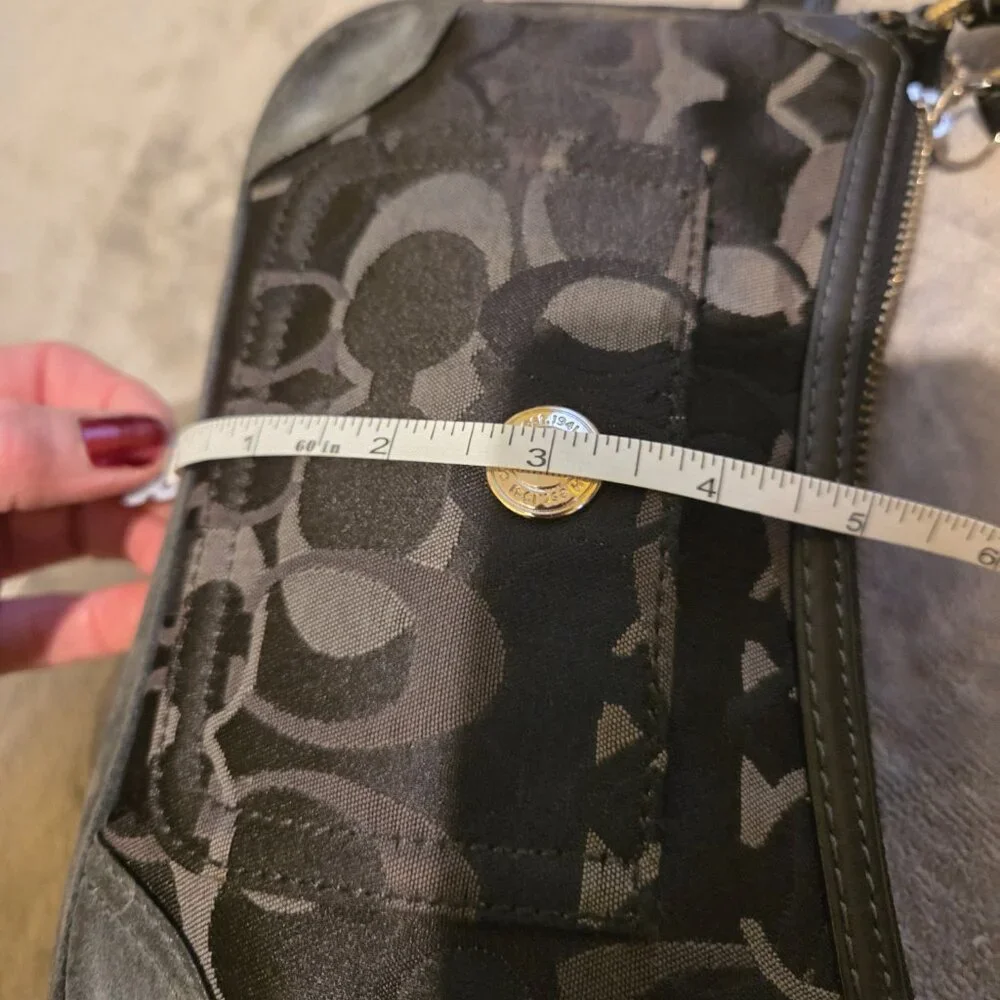 Small black and Grey Coach "C" initial bag - Picture 4 of 7